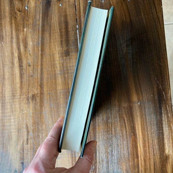 First Edition - The One and Only Ivan by Katharine Applegate Hardcover 2011 - Picture 4 of 15